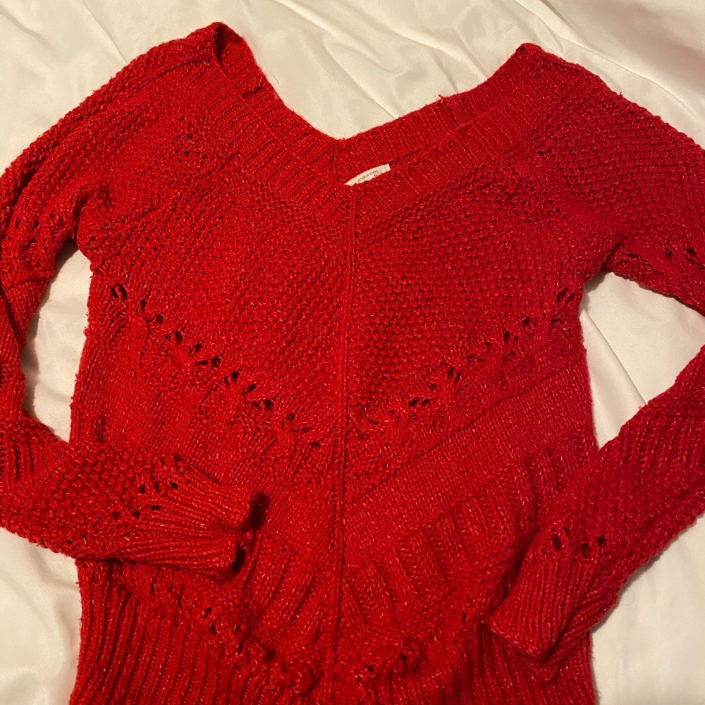 MAURCIES SIZE LARGE RED SWEATER